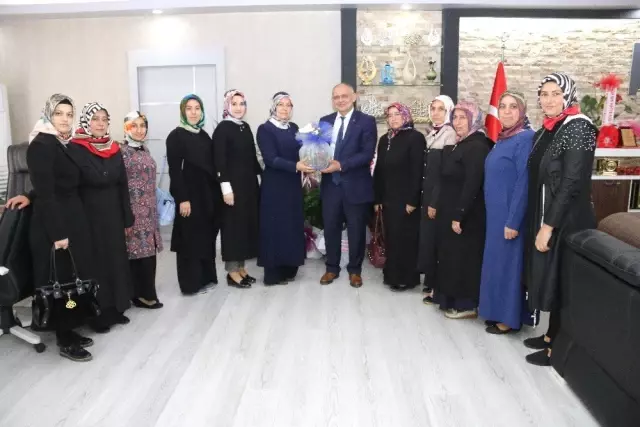 AK Parti Kadın Kolları'ndan Başkan Öztürk'e Ziyaret