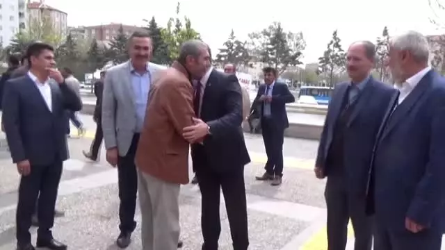 Aksaray Belediye Başkanı Dinçer Mazbatasını Aldı Aksaray Belediye Başkanı Dinçer Mazbatasını Aldı