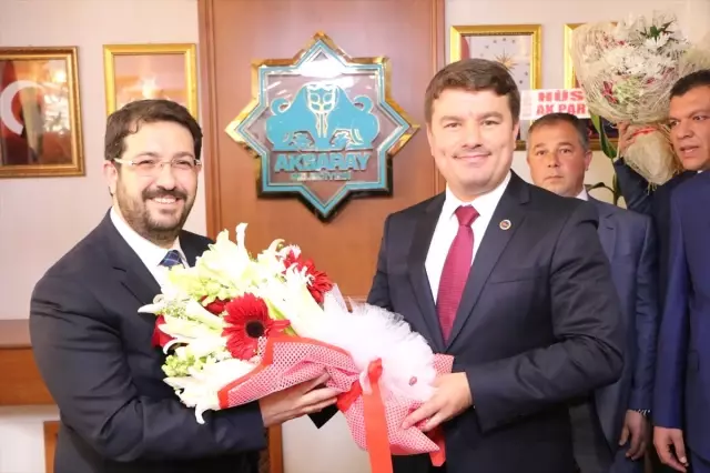 Aksaray Belediye Başkanı Dinçer Mazbatasını Aldı Aksaray Belediye Başkanı Dinçer Mazbatasını Aldı