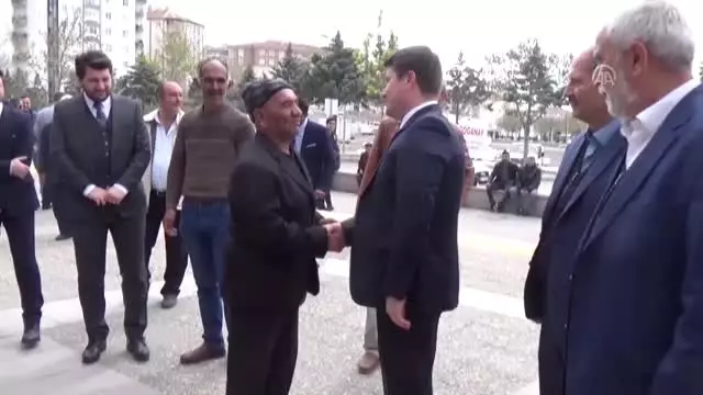 Aksaray Belediye Başkanı Dinçer Mazbatasını Aldı Aksaray Belediye Başkanı Dinçer Mazbatasını Aldı