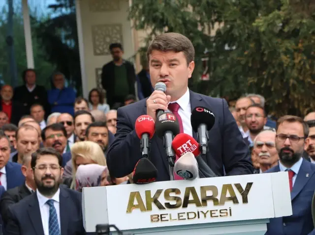 Aksaray Belediye Başkanı Dinçer Mazbatasını Aldı Aksaray Belediye Başkanı Dinçer Mazbatasını Aldı