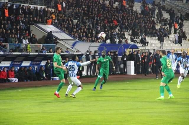 Alt Sıraları Yakından İlgilendiren Maçta BB Erzurumspor, Akhisarspor'u 2-1 Mağlup Etti