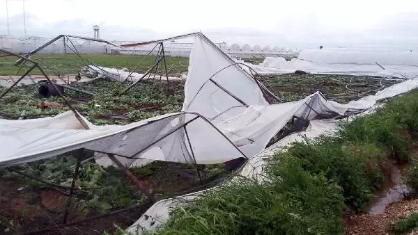 Antalya'da Hortum Seraları Vurdu