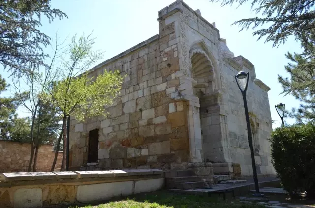 Aşık Paşa Türbesi 7 Asırdır Kente Değer Katıyor