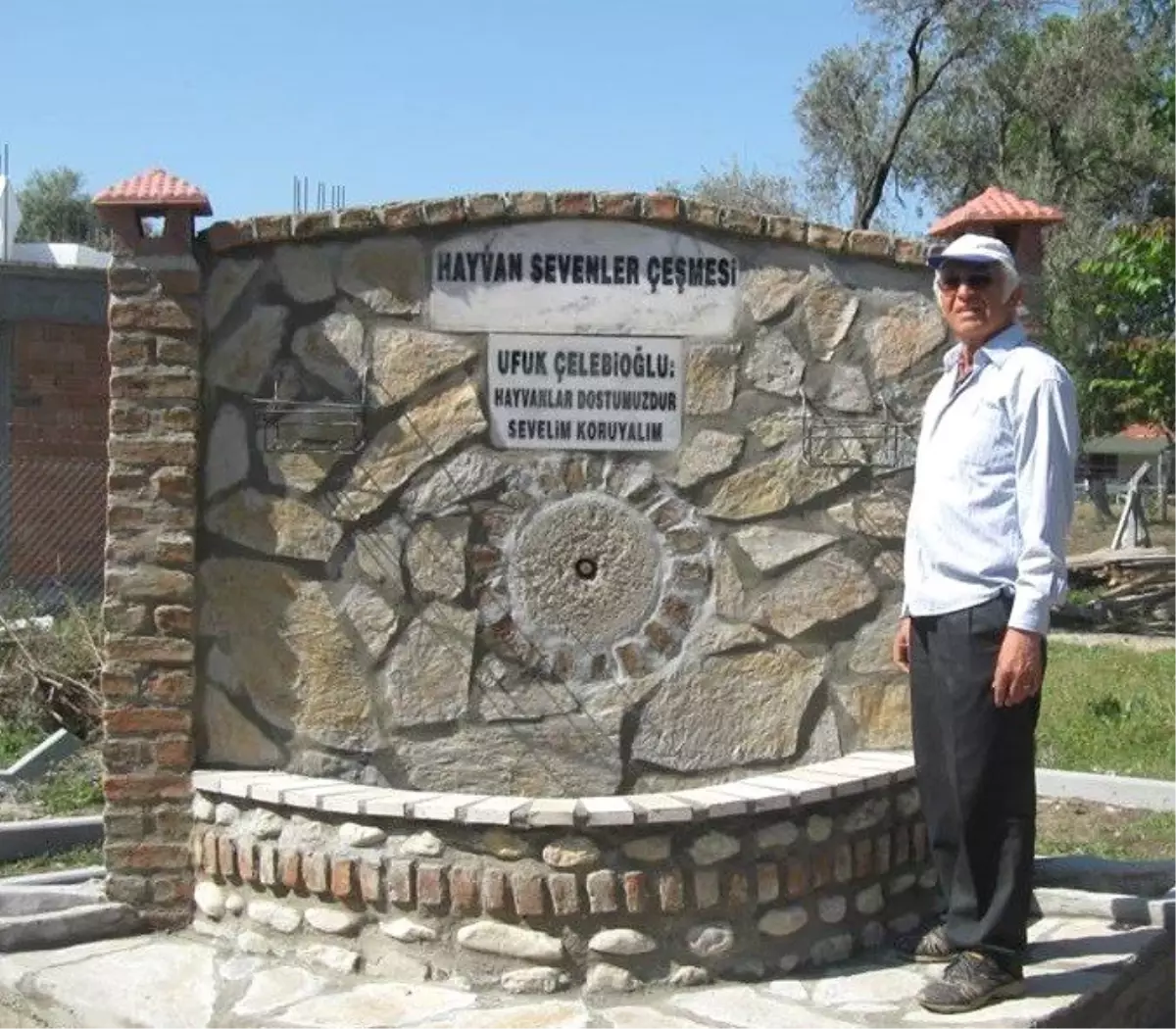 Aydın'da Sokak Hayvanları İçin Çeşme Yapıldı