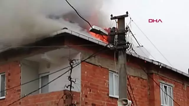 Bursa'da 3 Katlı Binada Korkutan Yangın