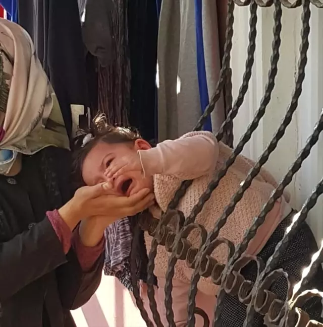 Demir Korkuluklara Sıkışan Bebeği İtfaiye Kurtardı Haber