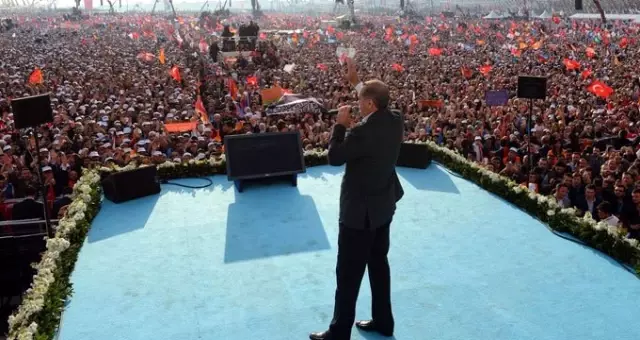 Fehmi Koru'dan Olay Yaratacak İddia: AK Parti İstanbul İçin Anket Yaptırıyor