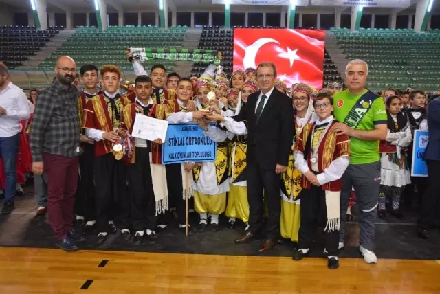Halk Oyunlarının Yıldızları Denizli'de Belirlendi