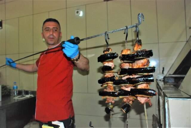 Lezzetiyle Damaklarda İz Bırakan Tokat Kebabı Cep Yakıyor