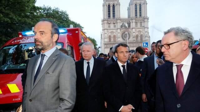 850 Yıllık Notre Dame Katedrali'ndeki Yangın 8,5 Saat Sonra Söndürüldü
