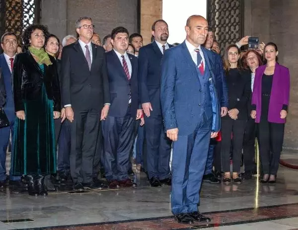 Başkan Soyer ve İzmir'in İlçe Belediye Başkanları Anıtkabir'i Ziyaret Etti