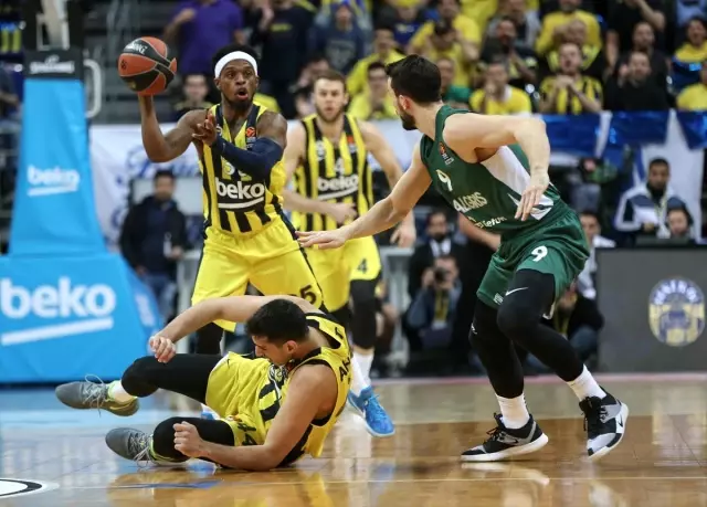 Fenerbahçe Beko, Zalgiris Kaunas'ı Ezdi Geçti Fenerbahçe Beko, Zalgiris Kaunas'ı Ezdi Geçti