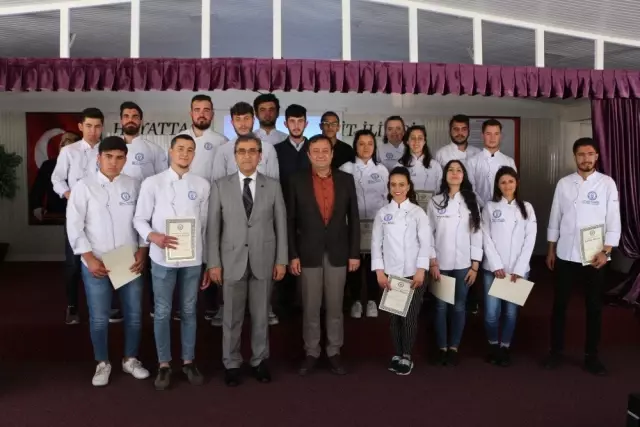 Kuşadası'nda 'Gastronomi Şenliği' Düzenlendi Kuşadası'nda 'Gastronomi Şenliği' Düzenlendi