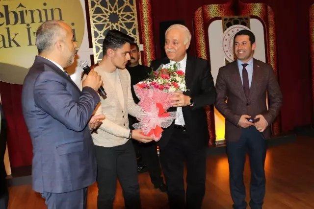 Prof. Dr. Nihat Hatipoğlu: 'Muhammed'siz İslam Olmaz' Prof. Dr. Nihat Hatipoğlu: 'Muhammed'siz İslam Olmaz'