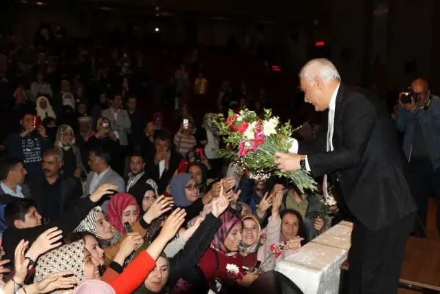 Prof. Dr. Nihat Hatipoğlu: 'Muhammed'siz İslam Olmaz' Prof. Dr. Nihat Hatipoğlu: 'Muhammed'siz İslam Olmaz'