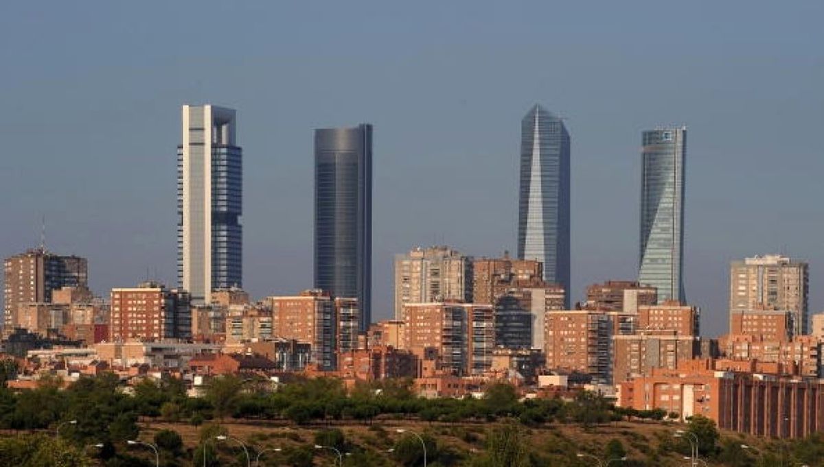 İspanya'nın Başkenti Madrid'de Büyükelçiliklerin Bulunduğu Bina Bomba İhbarı Nedeniyle Boşaltıldı