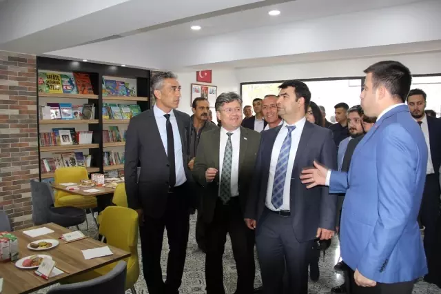 Ahırlı'da Millet Kıraathanesi Açıldı