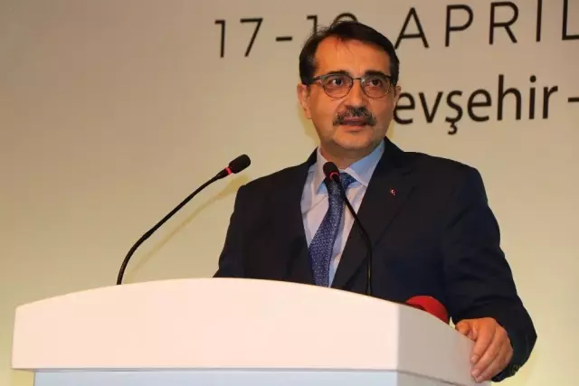 Enerji ve Tabii Kaynaklar Bakanı Dönmez, Bor Sempozyumuna Katıldı