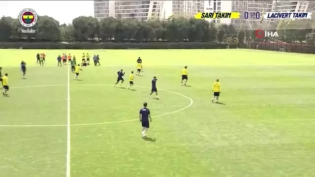 Fenerbahçeli Eski Futbolcular Maç Yaptı Fenerbahçeli Eski Futbolcular Maç Yaptı