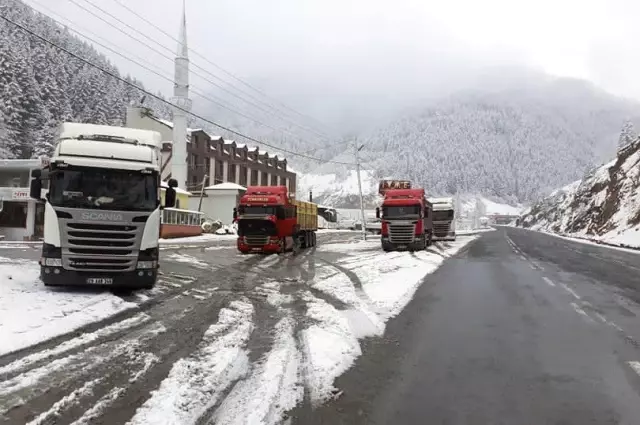 Gümüşhane'nin Yüksekleri Beyaza Büründü Gümüşhane'nin Yüksekleri Beyaza Büründü