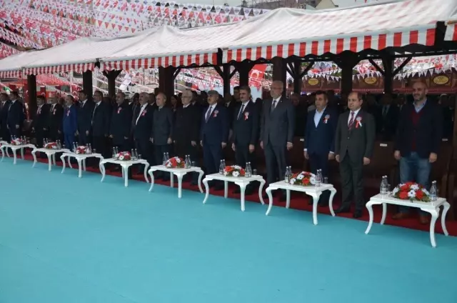İşyurtları Ürün ve El Sanatları Fuarı Açıldı