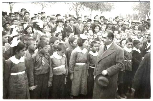 Köy Enstitüleri Neden Kapatıldı?