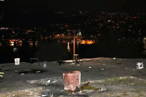 Sarıyer'de, Parkta Küfür Nedeniyle Kavga Çıktı, 2 Kişi Bıçaklandı