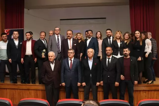 Toros Üniversitesi'nde Bilişim ve Gençlik Zirvesi Yapıldı Toros Üniversitesi'nde Bilişim ve Gençlik Zirvesi Yapıldı