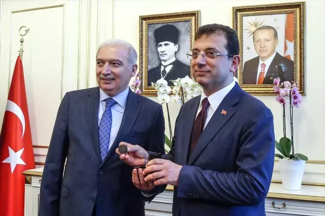 Uysal, Görevi İmamoğlu'na Devretti