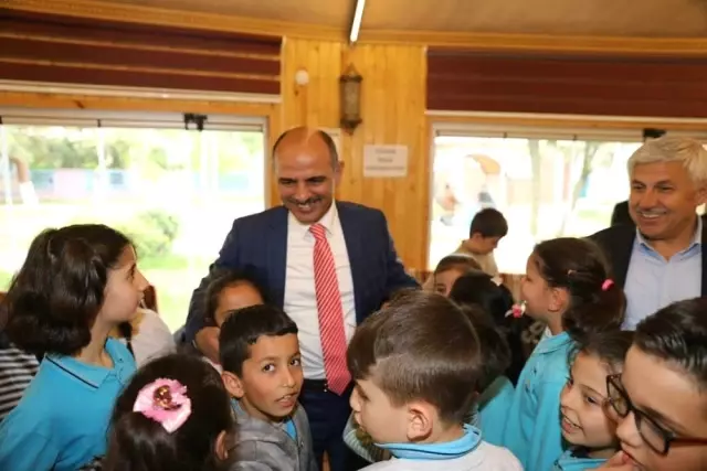 Başkan Söğüt Öğrencilerle Bir Araya Geldi Başkan Söğüt Öğrencilerle Bir Araya Geldi