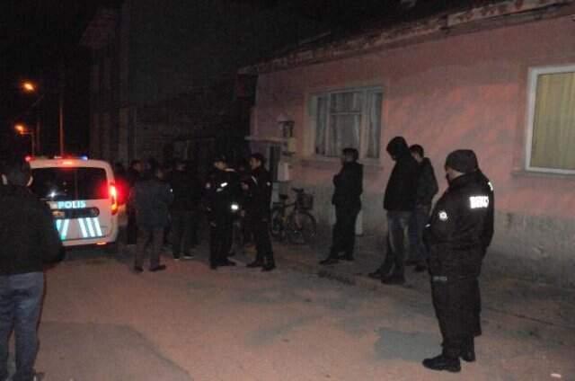 Gece Yarısı Tartışma Yaşayan 2 Arkadaş, Birbirini Bıçaklayıp Öldürdü