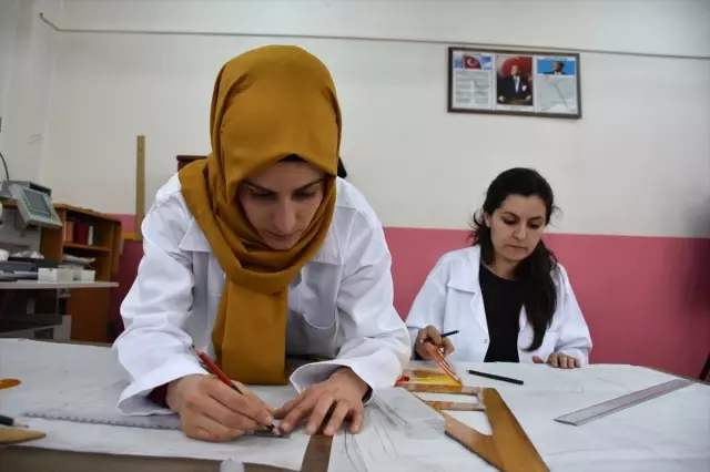 Hakkari'nin Fabrika Gibi Üreten Eğitim Merkezi Hakkari'nin Fabrika Gibi Üreten Eğitim Merkezi