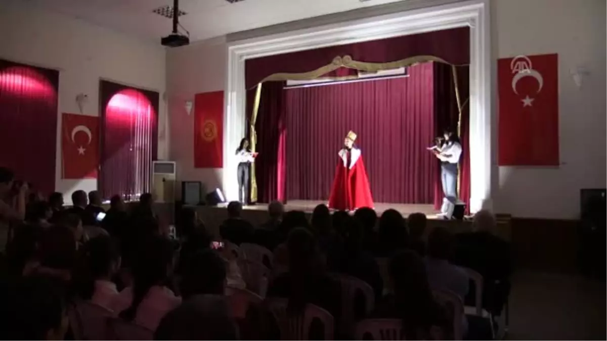 Kırgız-Türk Anadolu Kız Meslek Lisesi Öğrencileri, 'Macbeth'İ Sahneledi - Bişkek