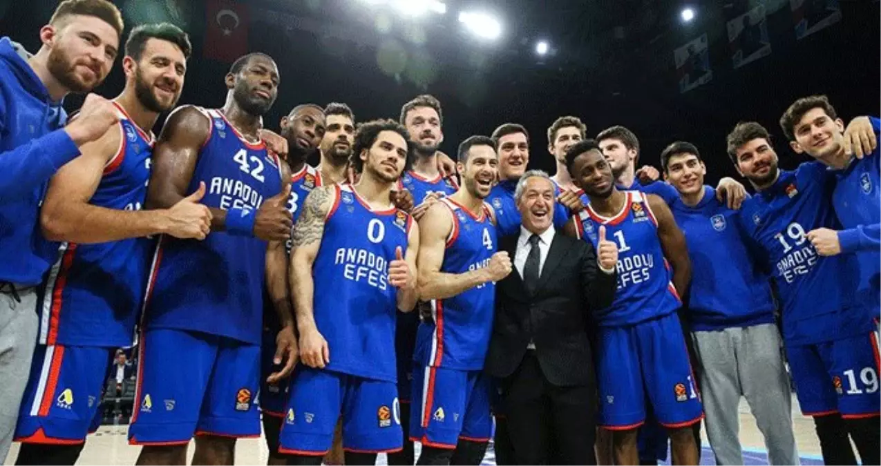 Nefes Kesen Maçta Anadolu Efes, Evinde Barcelona'yı Devirdi