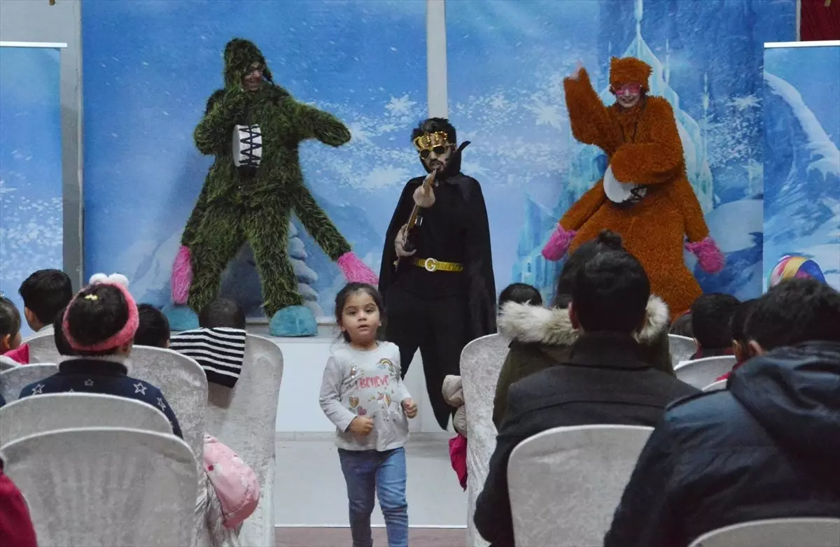 Yahyalı'da Çocuk Tiyatrosu Sahnelendi