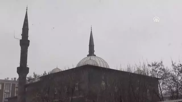 Ağrı'da Kar Yağışı Etkili Oldu