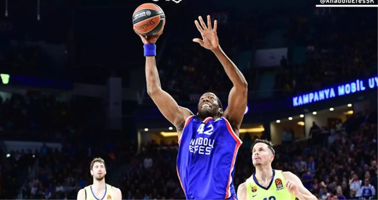 Anadolu Efes, Barcelona Lassa'ya 74-72 Mağlup Oldu