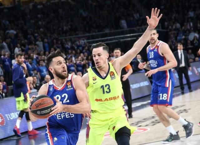 Anadolu Efes, Barcelona Lassa'ya 74-72 Mağlup Oldu