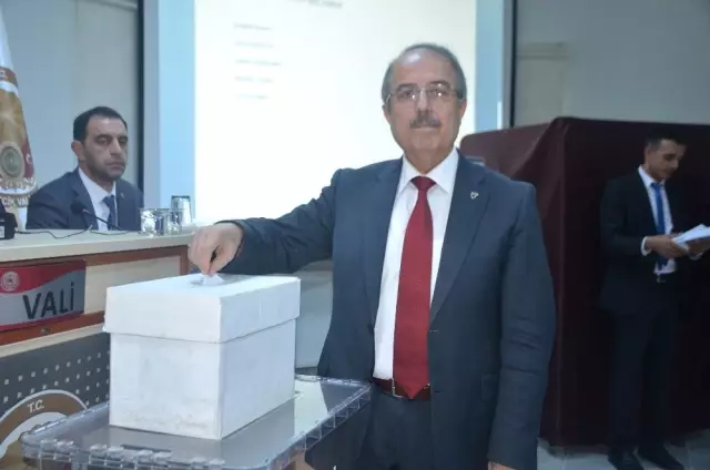 Bilecik Merkez İlçe Köylere Hizmet Götürme Birliği Toplantısı Bilecik Merkez İlçe Köylere Hizmet Götürme Birliği Toplantısı