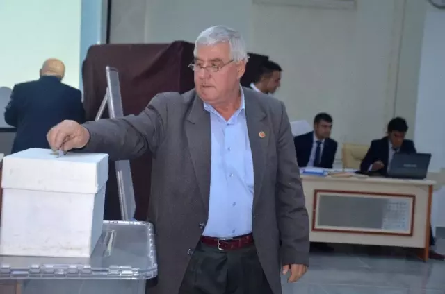Bilecik Merkez İlçe Köylere Hizmet Götürme Birliği Toplantısı Bilecik Merkez İlçe Köylere Hizmet Götürme Birliği Toplantısı