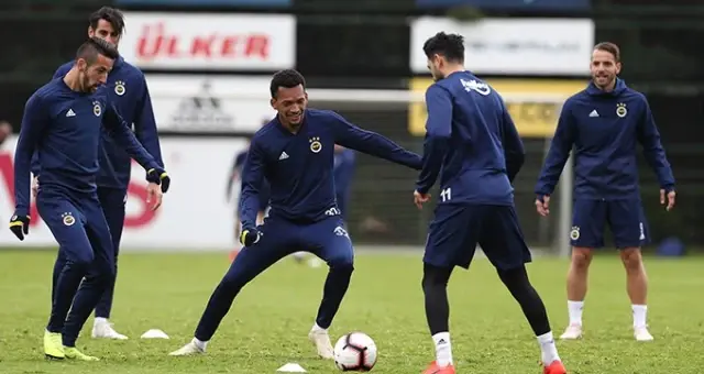 Fenerbahçe'den Ayrılacak İsimler Belli Oldu