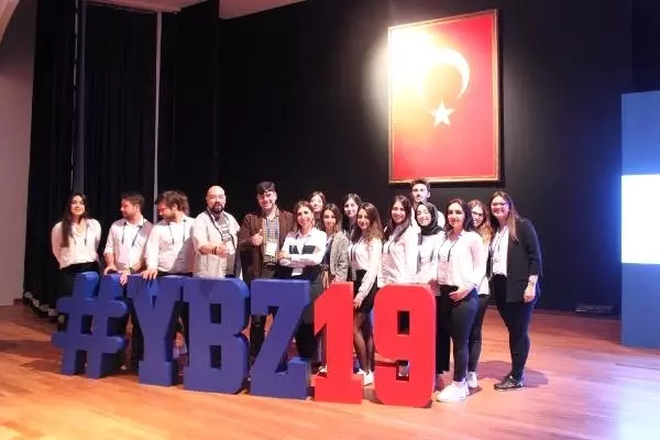 Geleceğin Dünyası' Yönetim Bilişim Zirvesi'nde Tartışıldı
