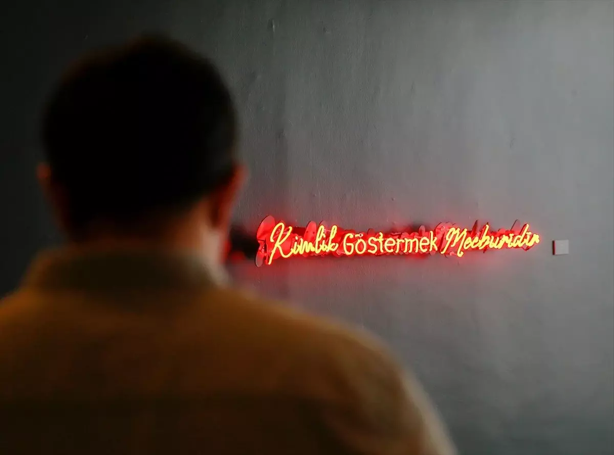 Görmezden Gelinen Kadınların Dramına Büyüteç Tutan Sergi