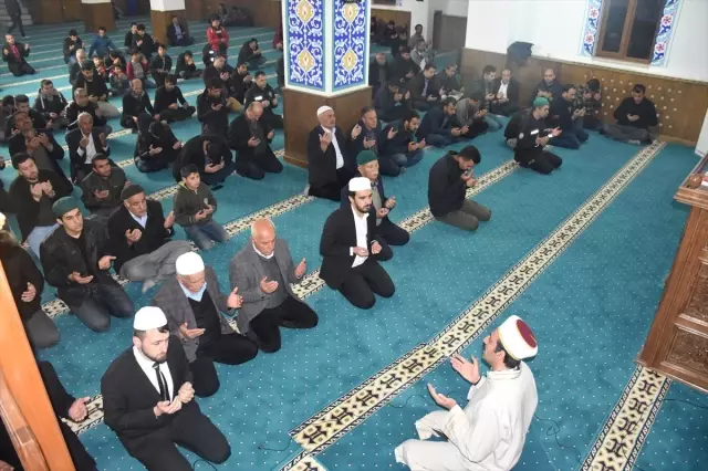 Güneydoğu'da Berat Kandili Coşkusu Güneydoğu'da Berat Kandili Coşkusu