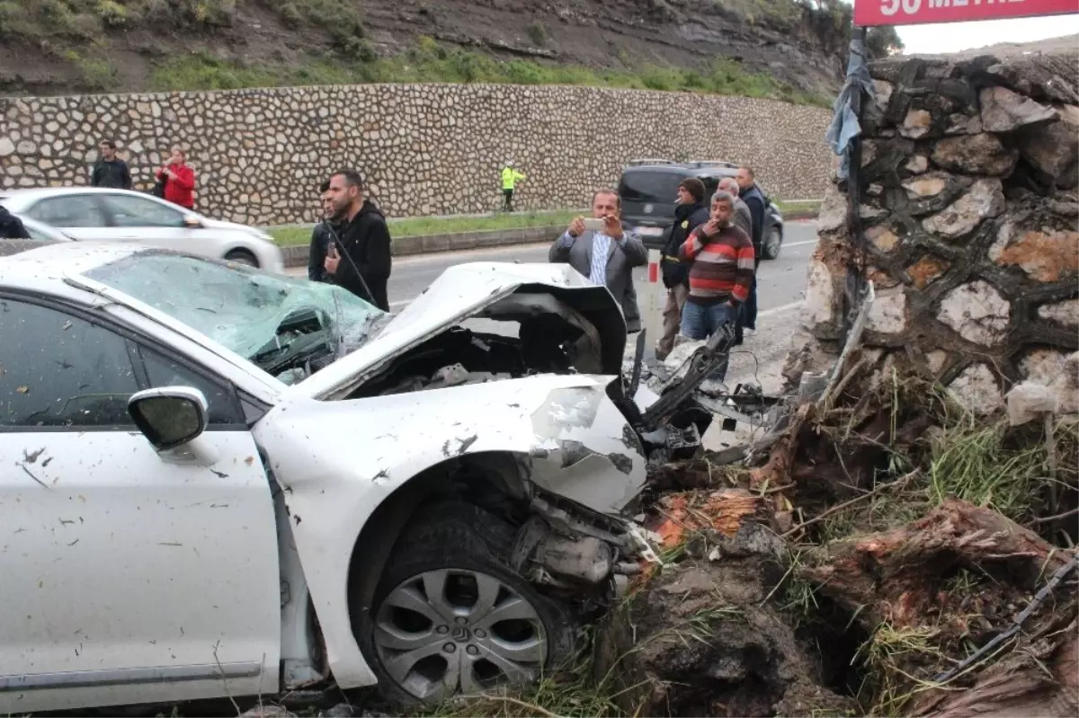 Hatay'da Trafik Kazası: 3 Yaralı