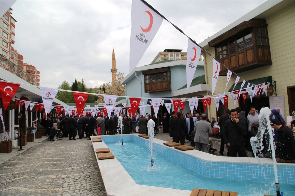 Şanlıurfa'da 'Yaşam Sokağı Sosyal Çarşısı' Açıldı