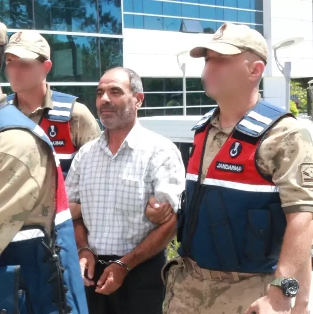 Teröristlerin Babası Olan Hdp'li Eski Başkan 'Top'u Çevirdi Teröristlerin Babası Olan Hdp'li Eski Başkan 'Top'u Çevirdi