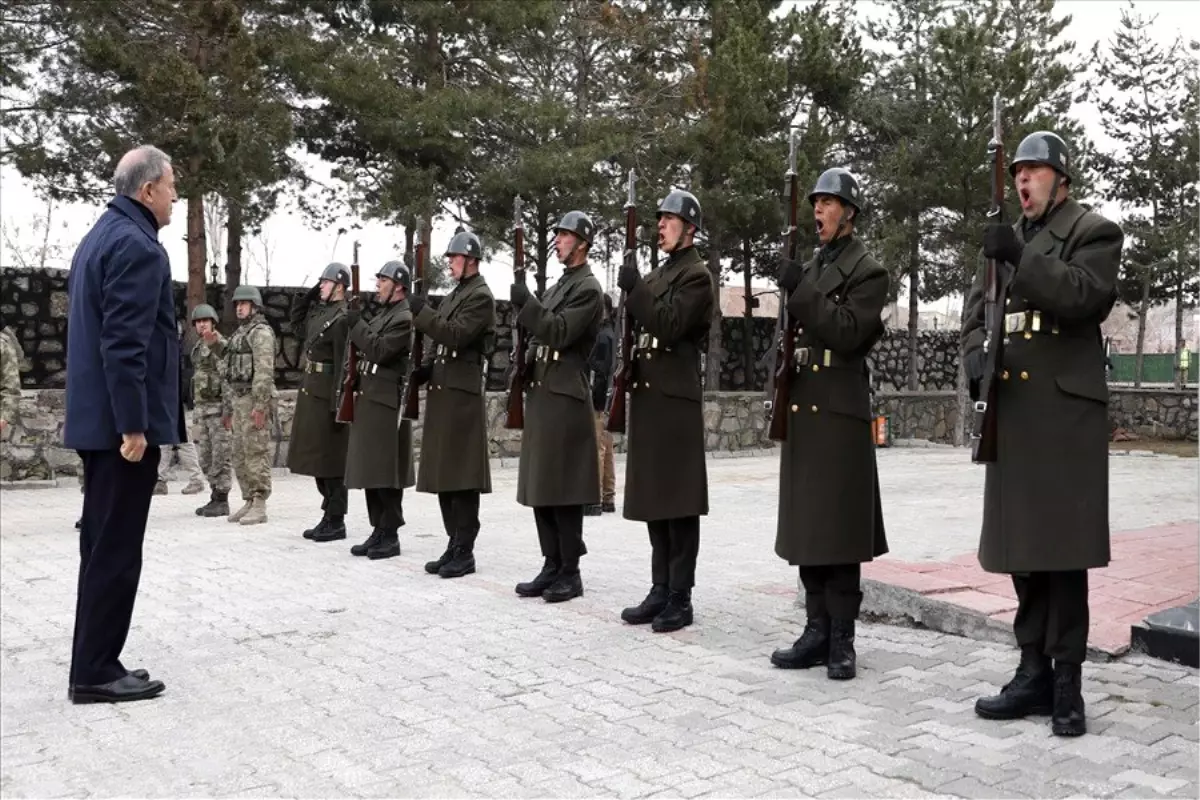 Bakan Akar'dan Terörle Mücadele Açıklaması