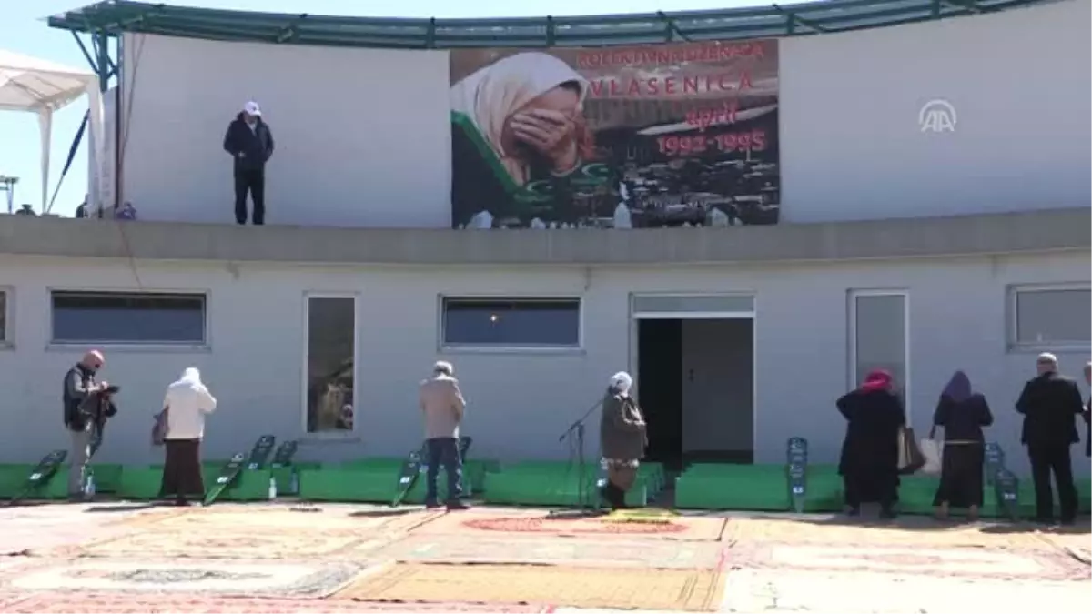 Bosna Savaşı'nın 20 Kurbanı Toprağa Verildi